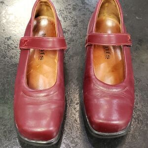 Kumfs shoes  
